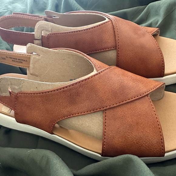 b.o.c Born Mattie’s Crisscross Slingback Women’s Faux-Leather Brown Sandals - Picture 6 of 11